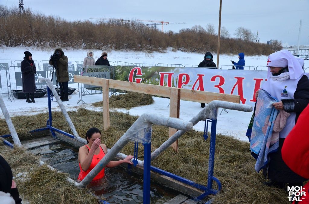 В Тюмени начались Крещенские купания В Тюмени начались Крещенские купания