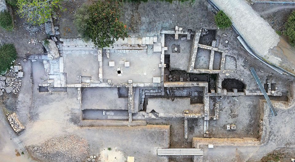 Археологи обнаружили руины храма в древнегреческом городе 