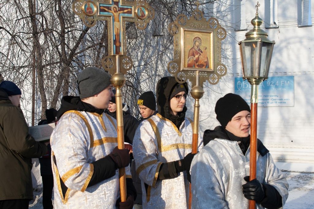 Крещение в Тюмени: кому можно окунаться в купель и как безопасно это сделать C9oM6cElCkQ.jpg
