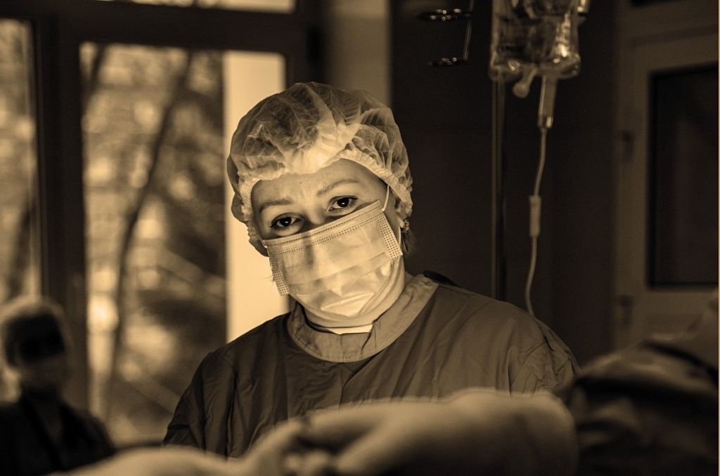 В Тюменском БДТ откроется фотовыставка от студентов о работе врачей