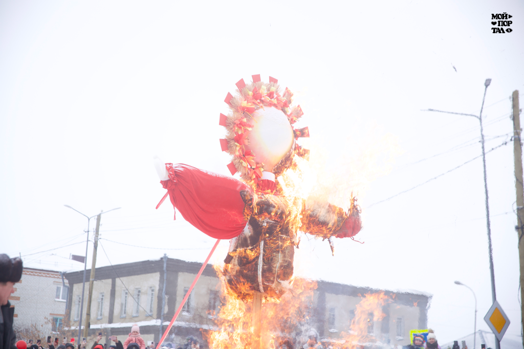 Гигантский блин, предложение руки и сердца и 20-летний юбилей: как прошла Ялуторовская Масленица 1.png