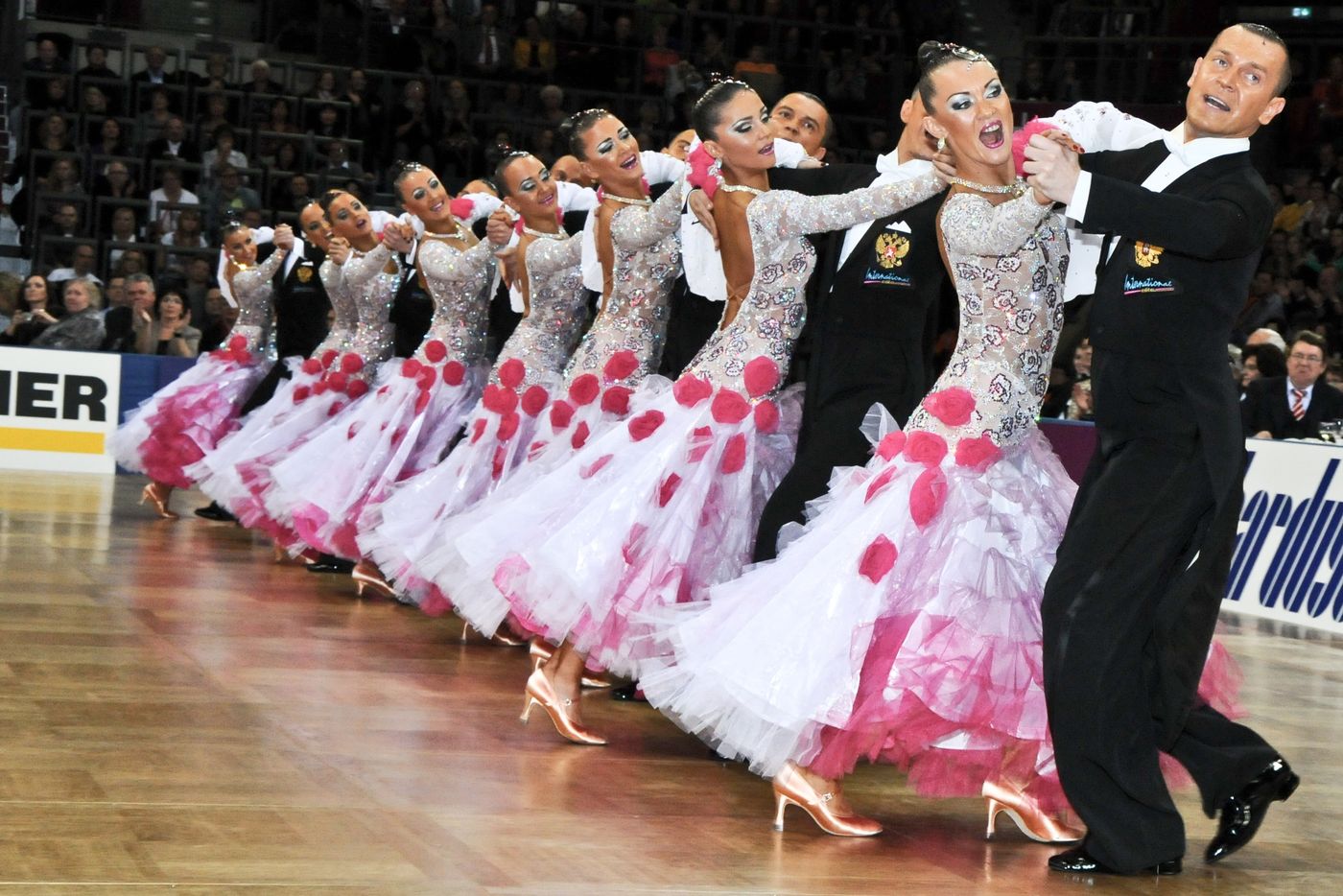 Формэйшн «Вера» приглашает тюменцев на новое шоу «20 лет побед!»