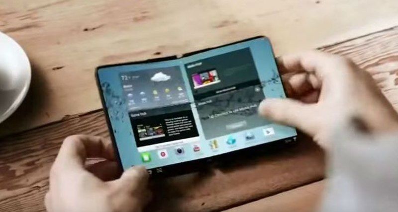 В начале следующего года Samsung выпустит смартфон с гибким экраном