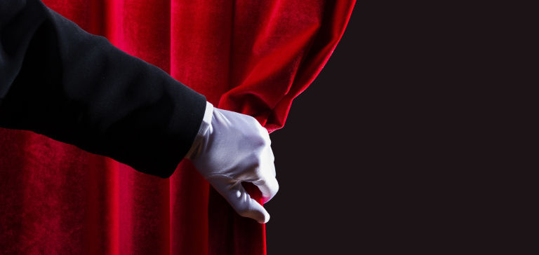 Жители микрорайонов Тюмени встретятся с современным театром